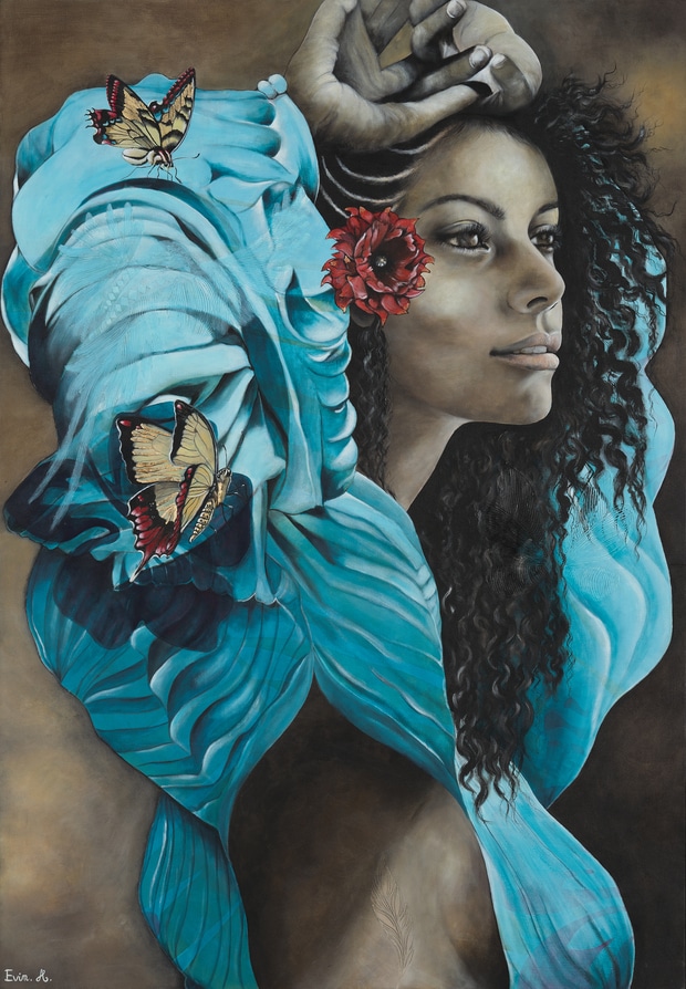 portrait femme vêtement bleu avec papillons