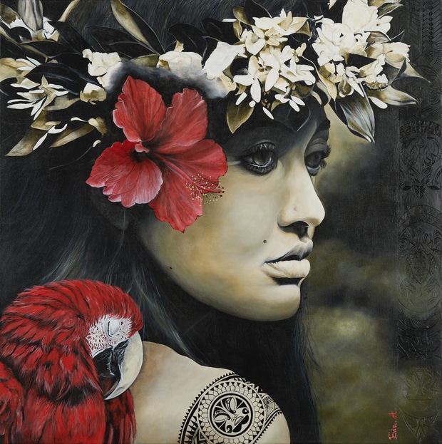 tahitienne avec couronne de fleurs, hibiscus et perroquet rouge