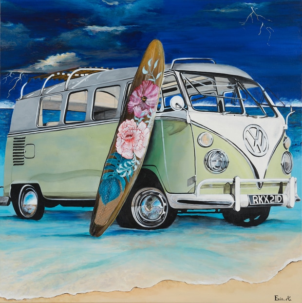 combi avec planche de surf fleurie